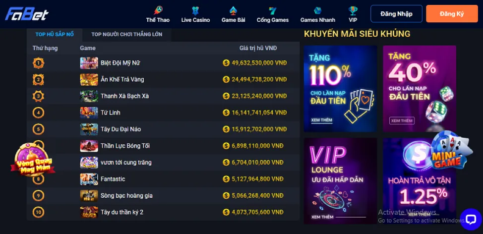 Các game thủ eSports đang thi đấu trên máy tính